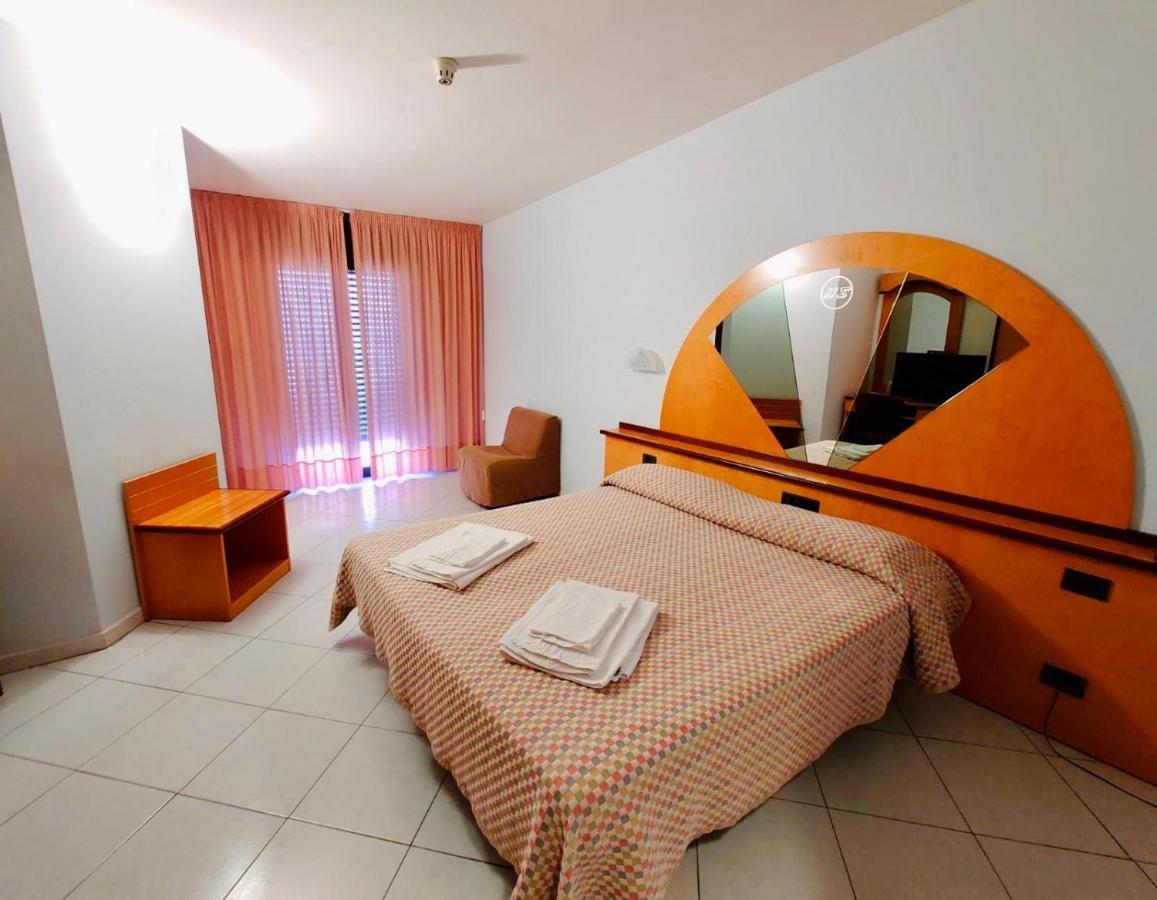 Hotel Solaris Casalbordino Luaran gambar